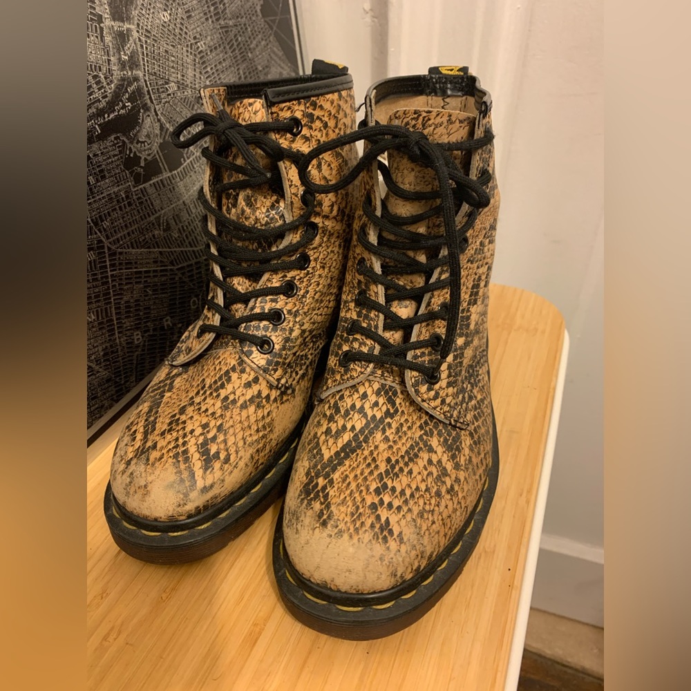 VINTAGE Dr. Martens Python Snake Animal Print Leather Combat boots. US Woman Sz8